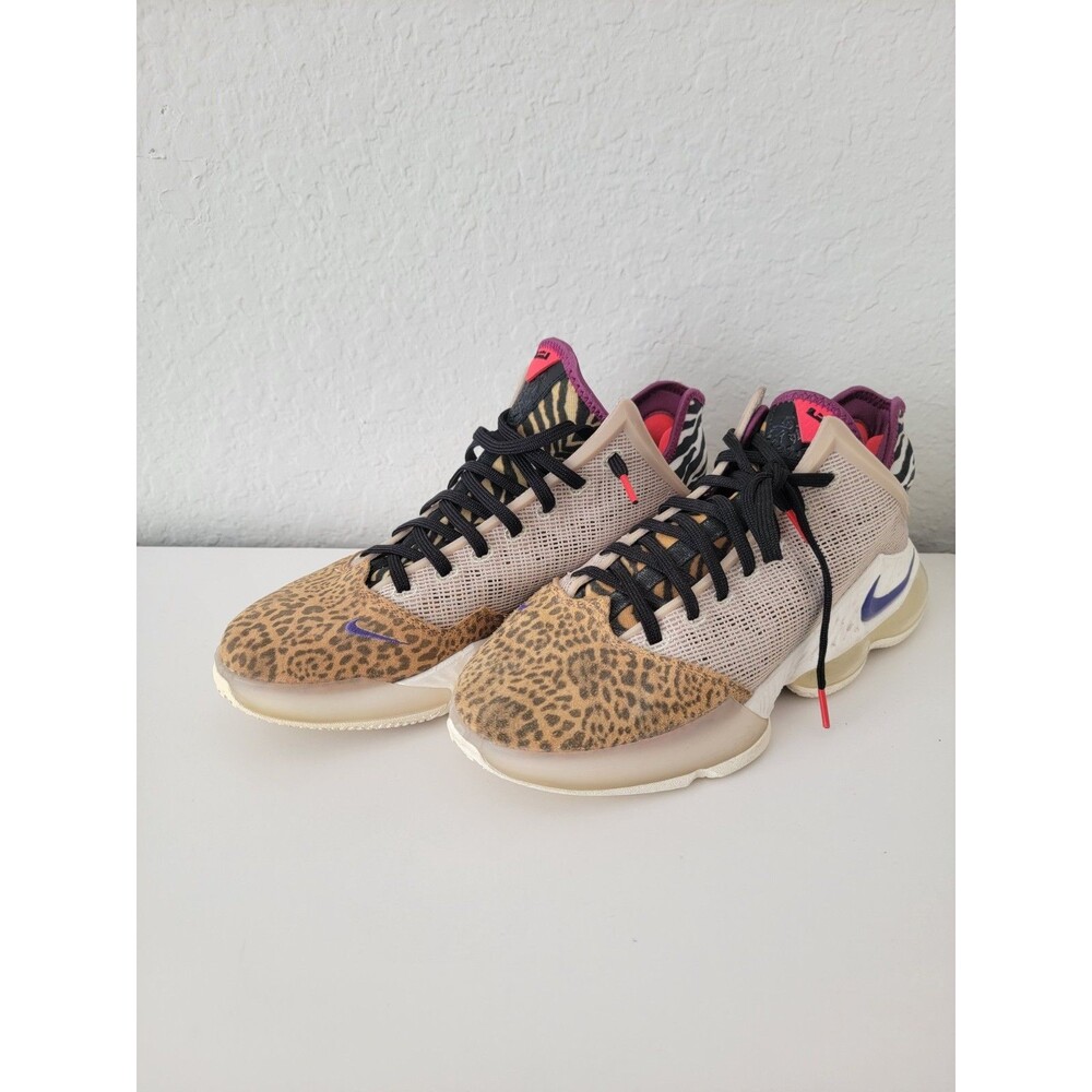 Nike LeBron 19 Low Safari Animal Basketball Sneakers Mens Size 10.5 DM1058-200